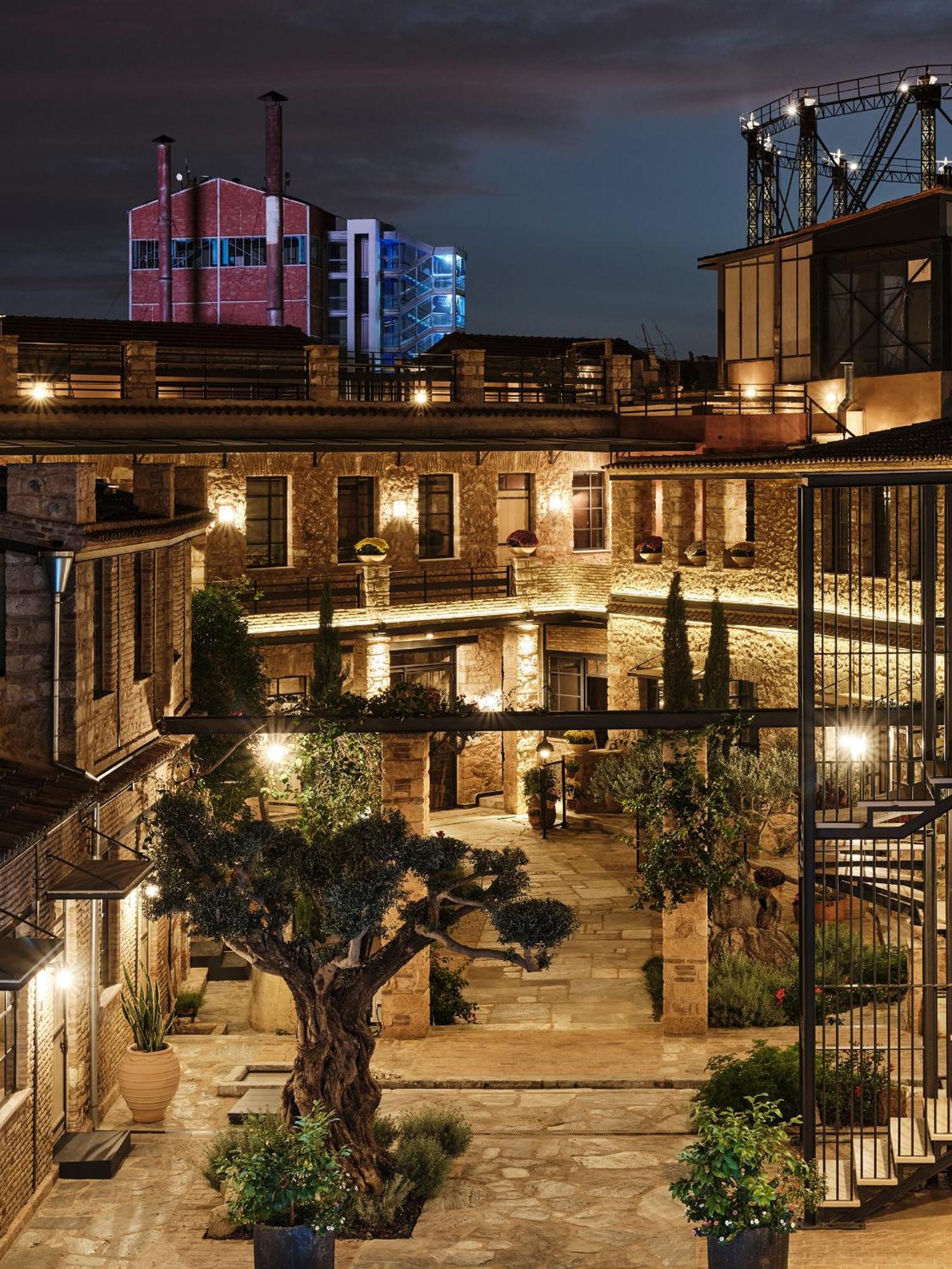 Not Hotel Athena Bagian luar foto